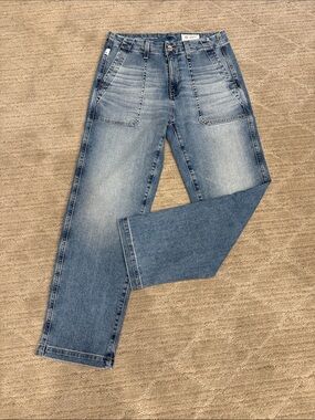 AG Analeigh High Rise Straight Crop jeans. Never worn!